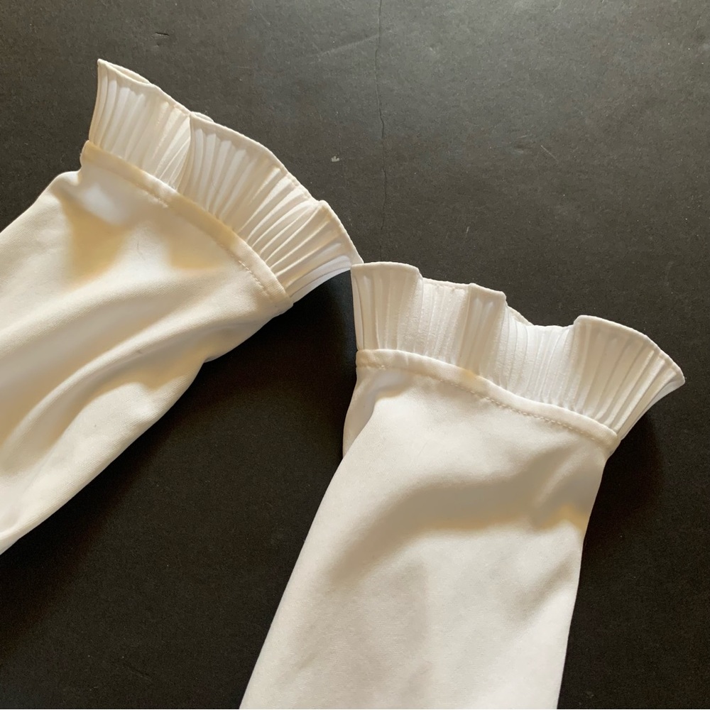 v i n t a g e :: Whimsical Romantic Ruffle Pleated Blouse - Picture 11 of 13